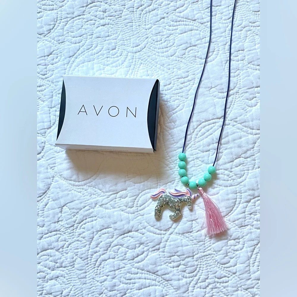 NIB Unicorn 🦄 tassel bead necklace